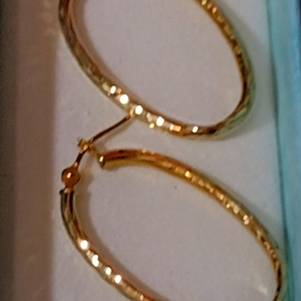 14K Michael Anthony Etched Gold Hoop Earrings NWT 1.0gms. 1.5" - Picture 7 of 11